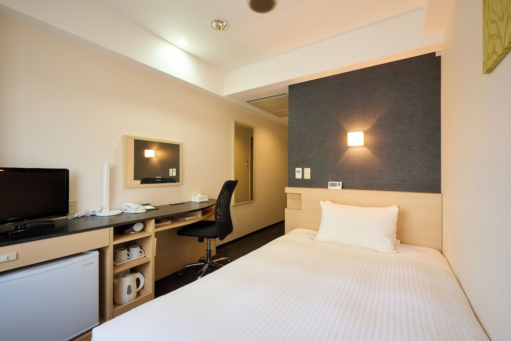 ROOM, SINGLE