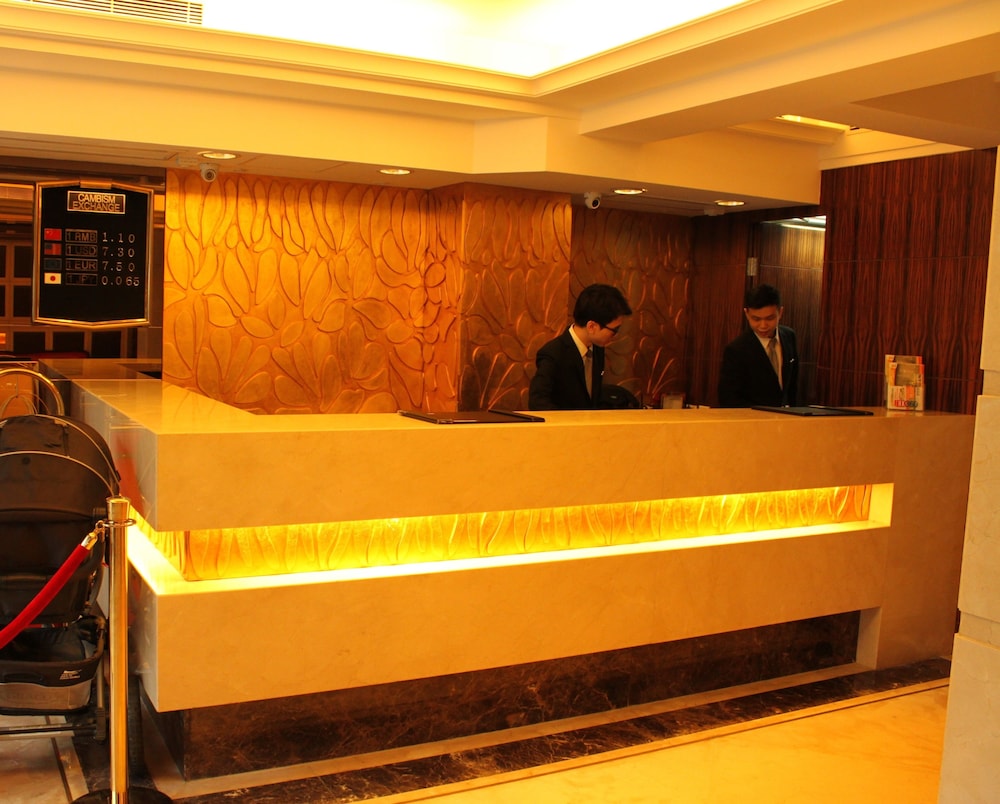 Lander Hotel Prince Edward 3/32