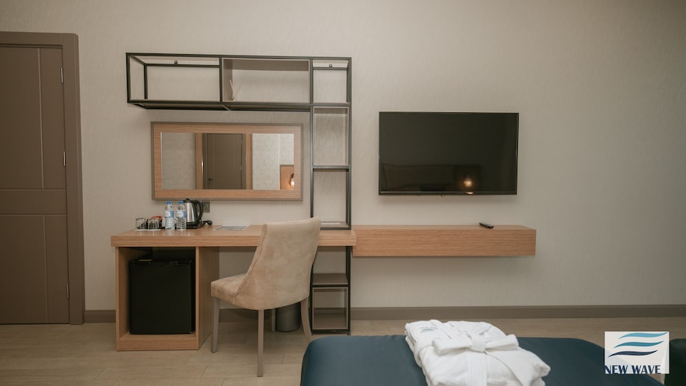 New Wave Hotel 44/48