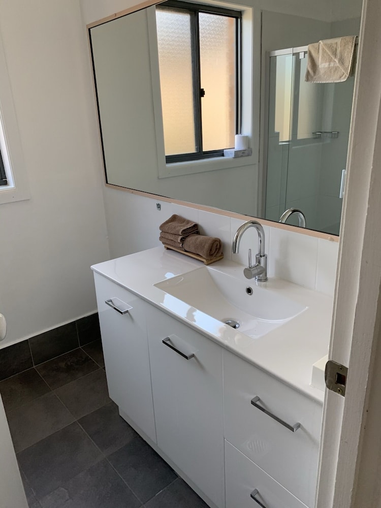 SWAGGERS MOTOR INN(FORMERLY Sundowner Yass) 25/46