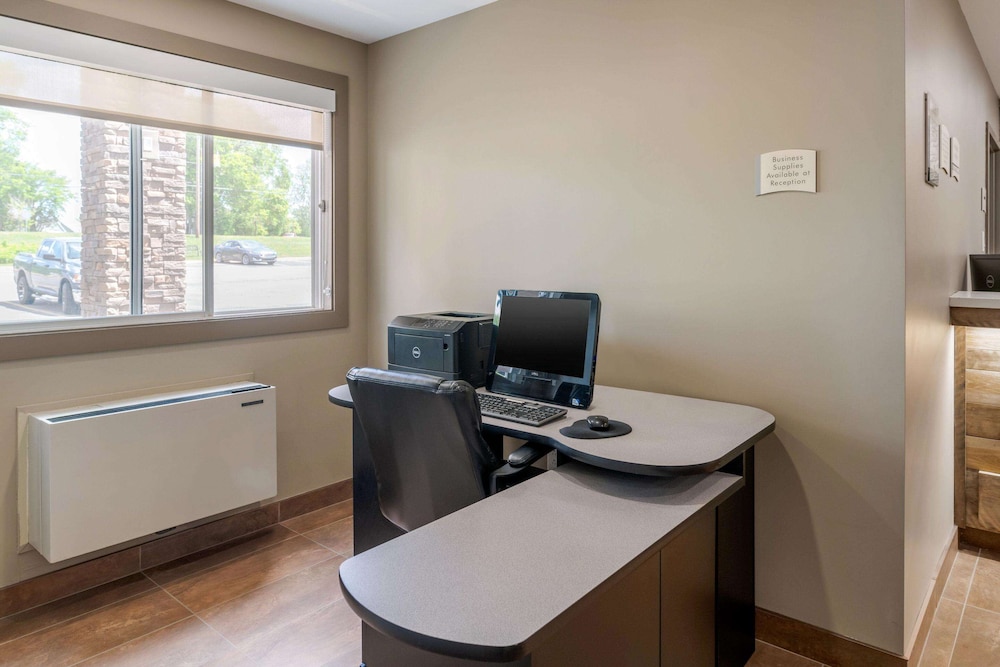 Quality Inn & Suites Bathurst, NB 38/50