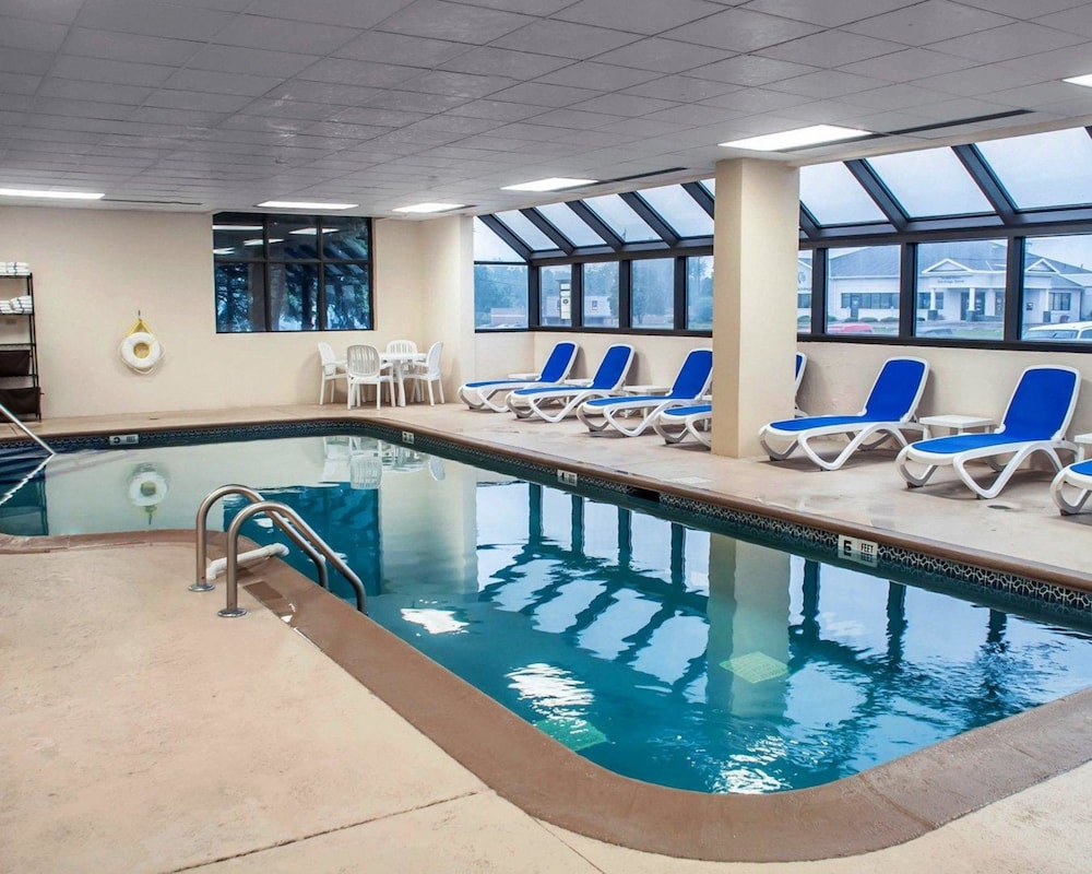 Comfort Inn & Suites Watertown - 1000 Islands 3/54