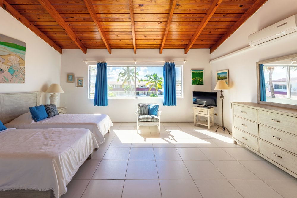 ANTIGUA VILLAGE 18/81