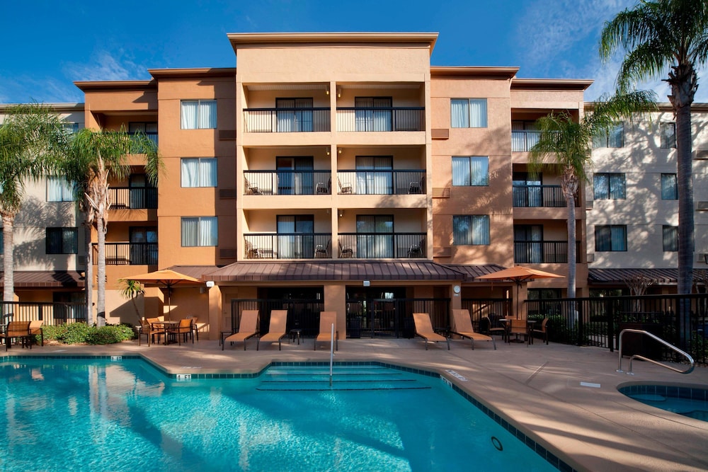 Courtyard By Marriott Orlando East/Ucf Area 2/50
