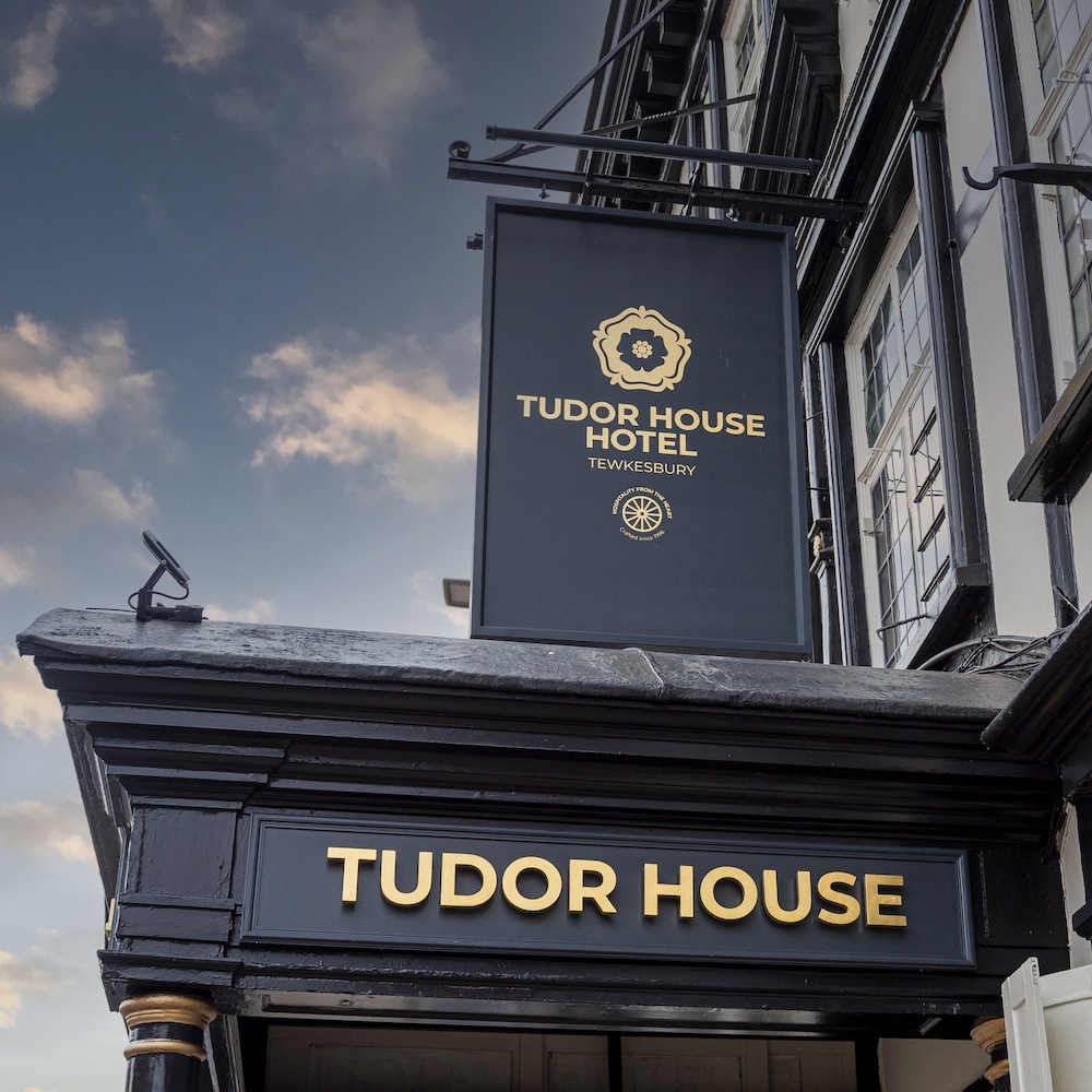 Tudor House Hotel 1/85