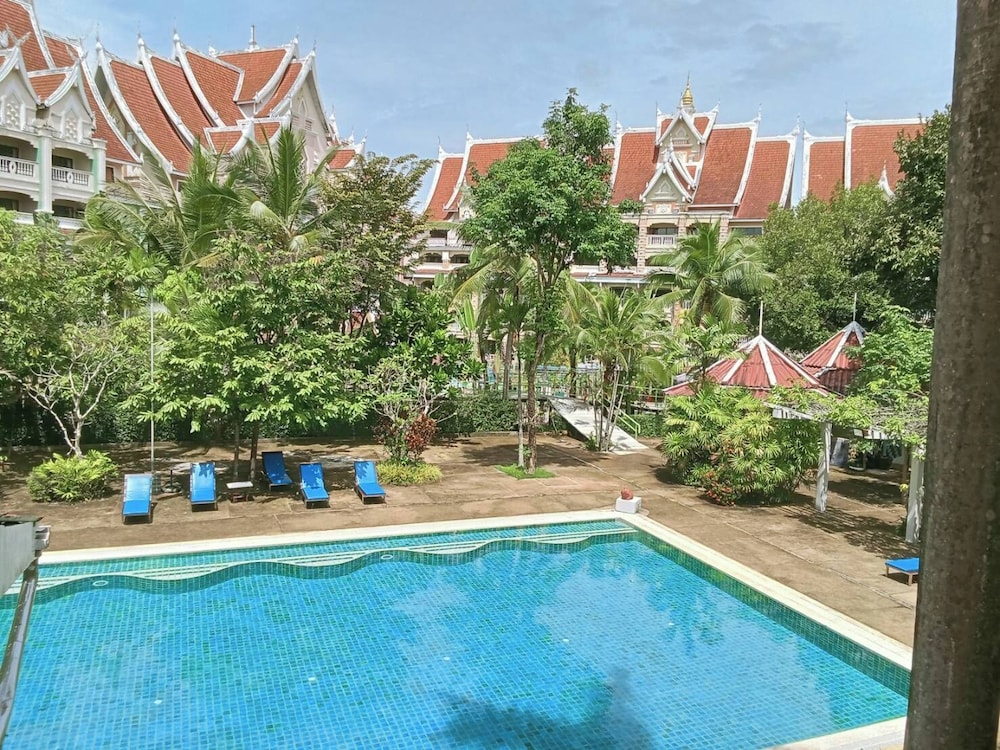 MW Krabi Beach Resort 50/56