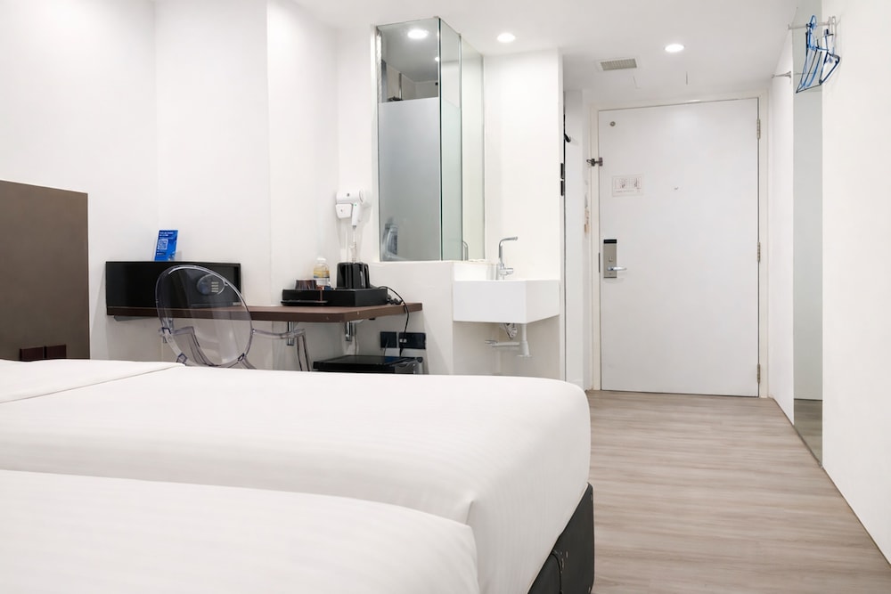 A Hotel Dickson 16/50