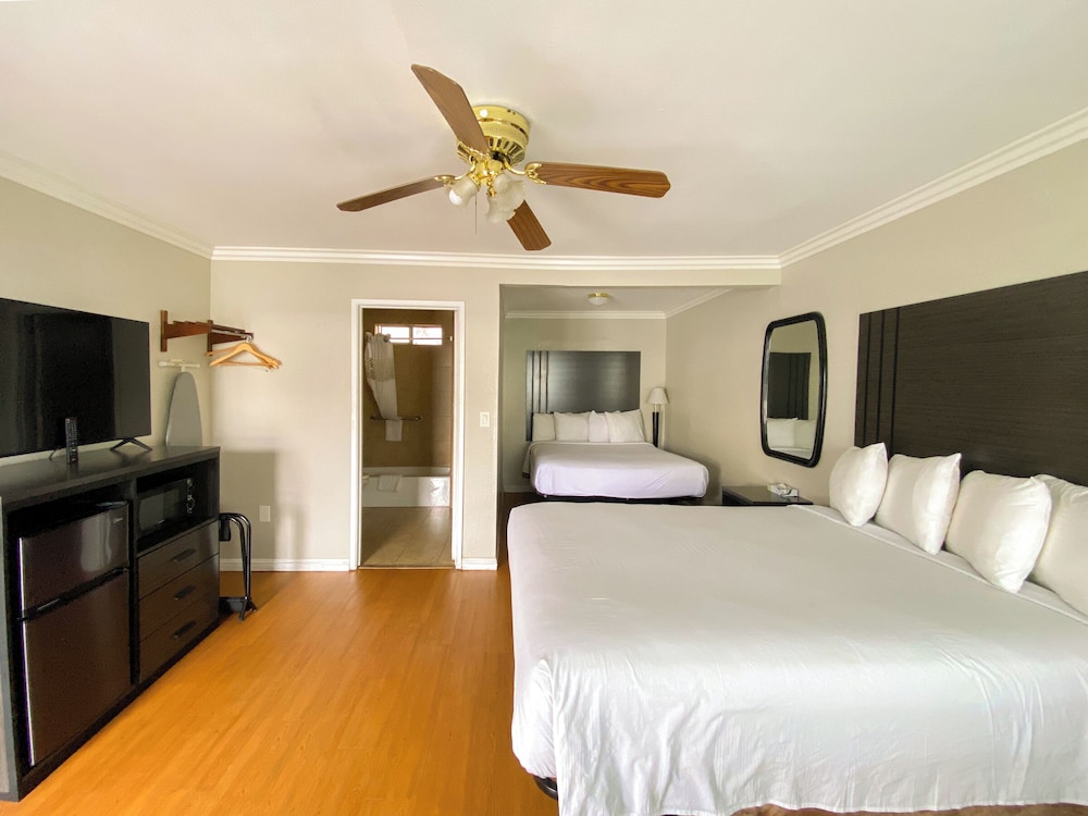 Rockview Inn And Suites 21/54