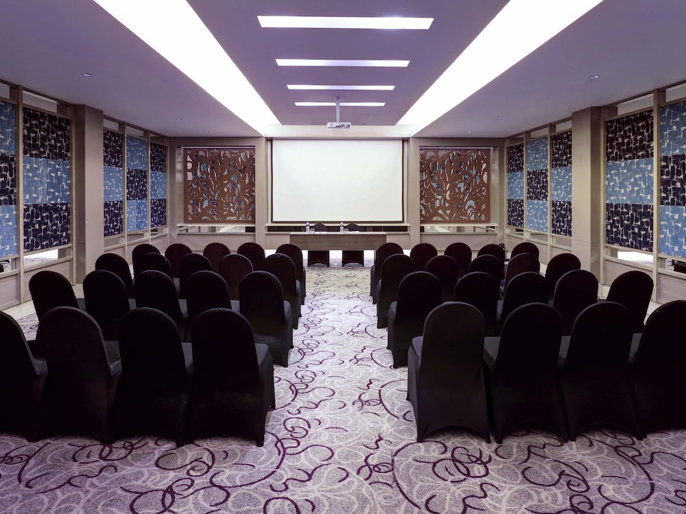 Grand Mercure Bandung Setiabudi 64/71