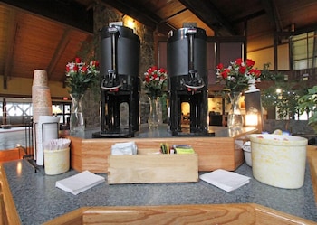 Fireside Inn Suites West Lebanon 24/53
