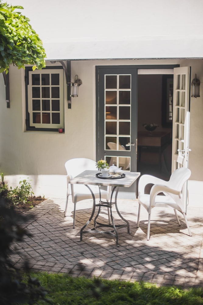 The Owners Cottage / La Provencale 3/50