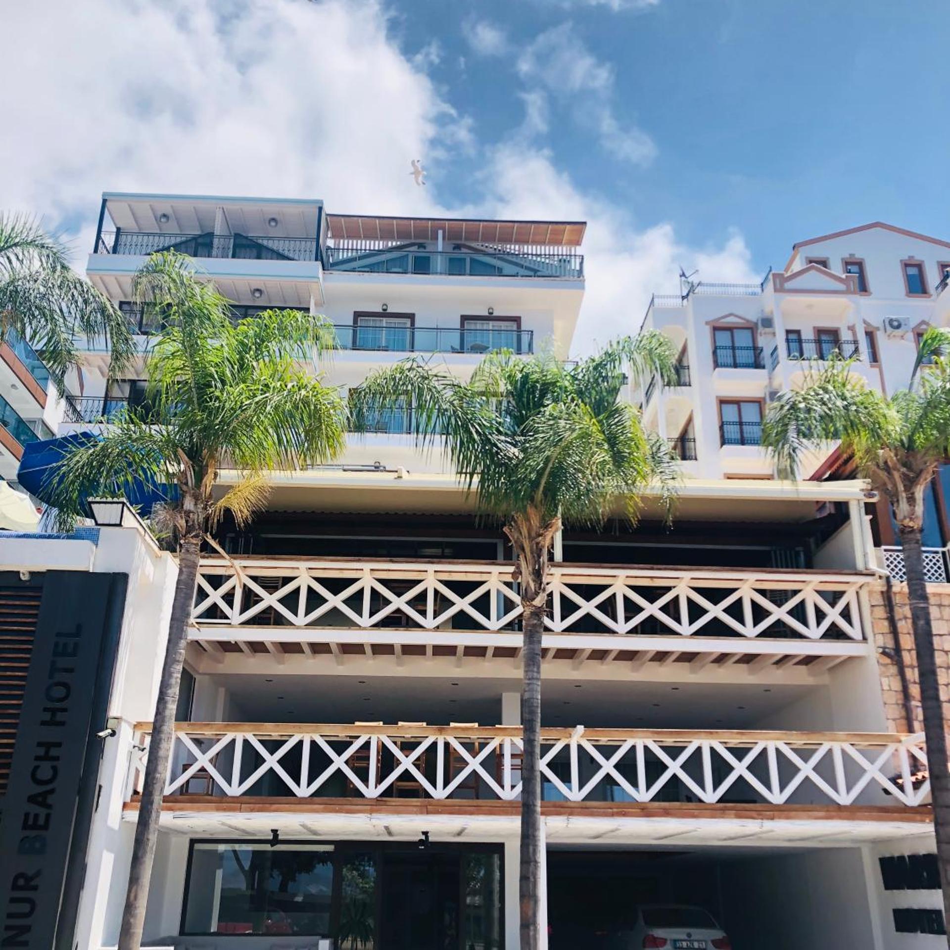 Narr Hotel 1/100