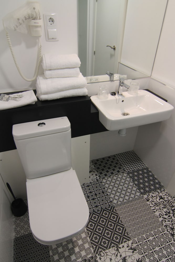 Hostal Aslyp 114 51/51
