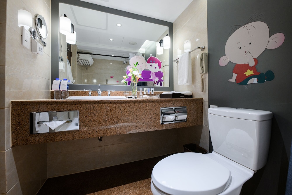 Crowne Plaza Shanghai 8/83