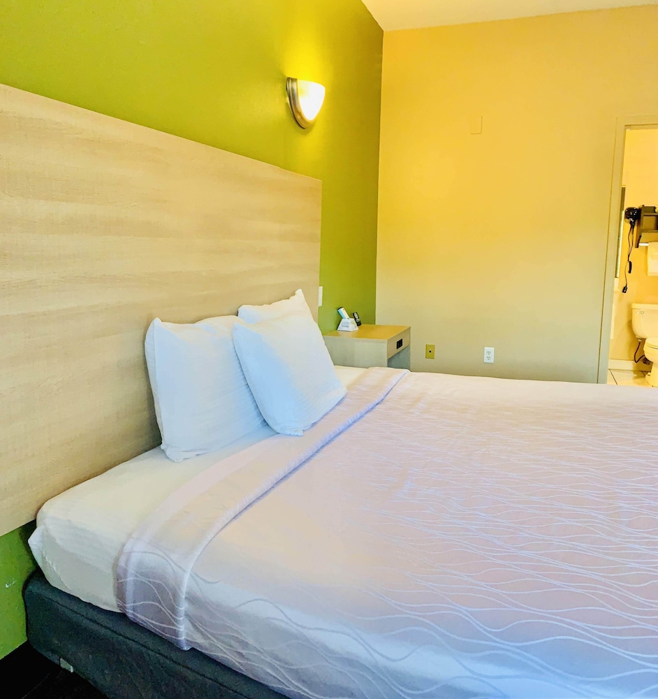 Weston Inn Suites 29/55