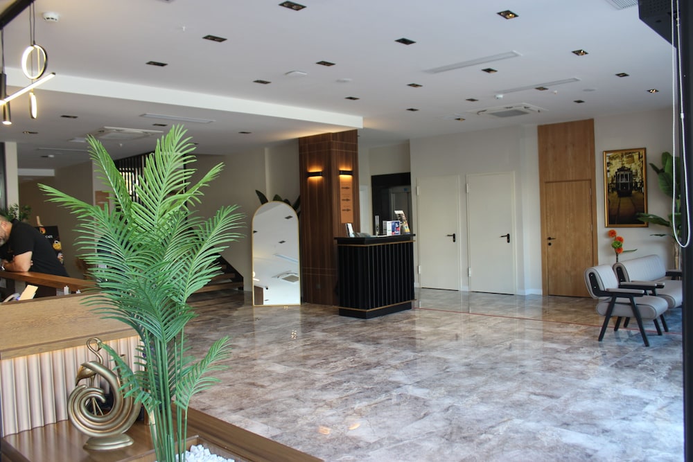 Bonnie City Hotel 6/50
