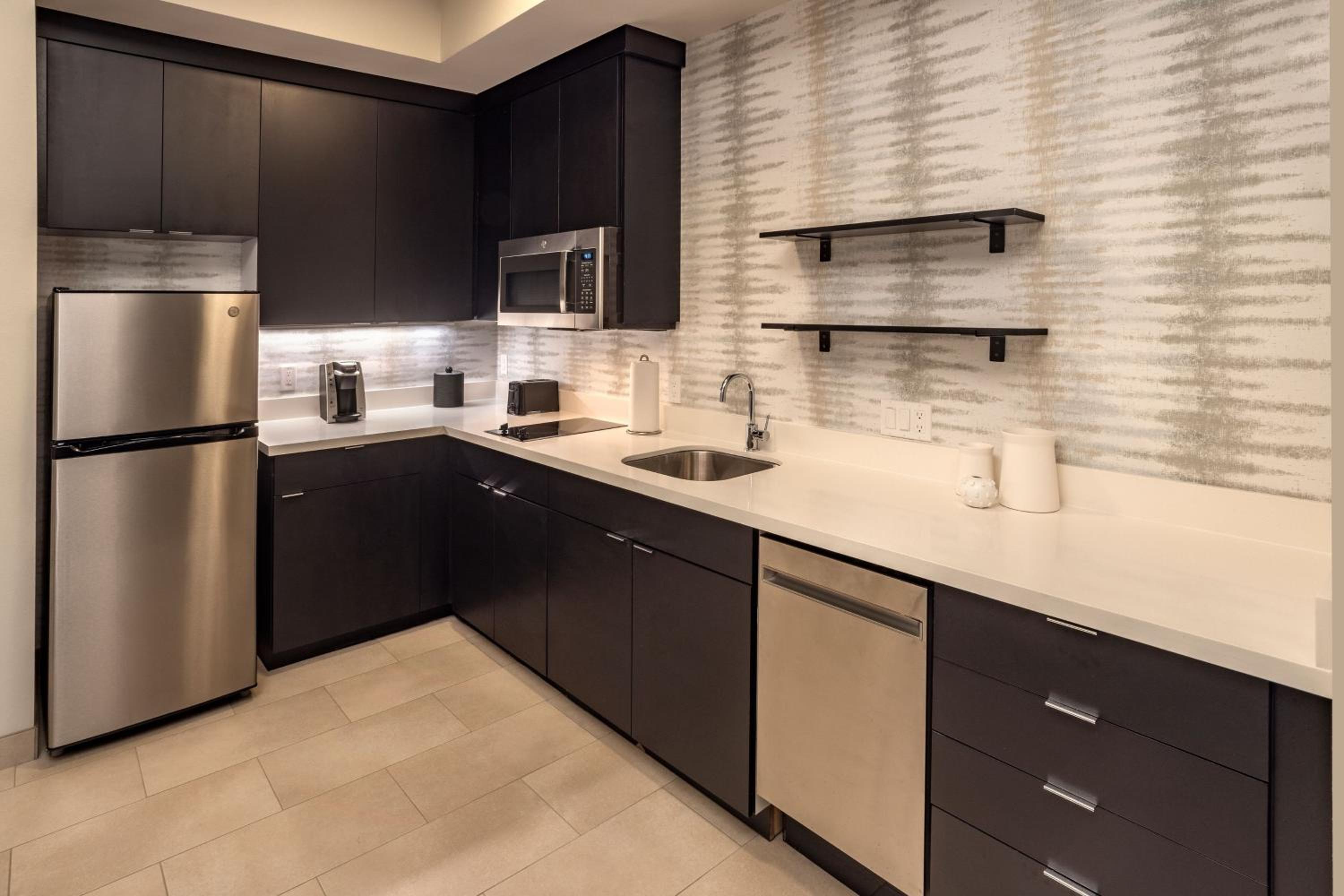 جناح بسرير كينج بغرفة نوم واحدة مع أريكة، Residence Inn by Marriott Wenatchee 9/10