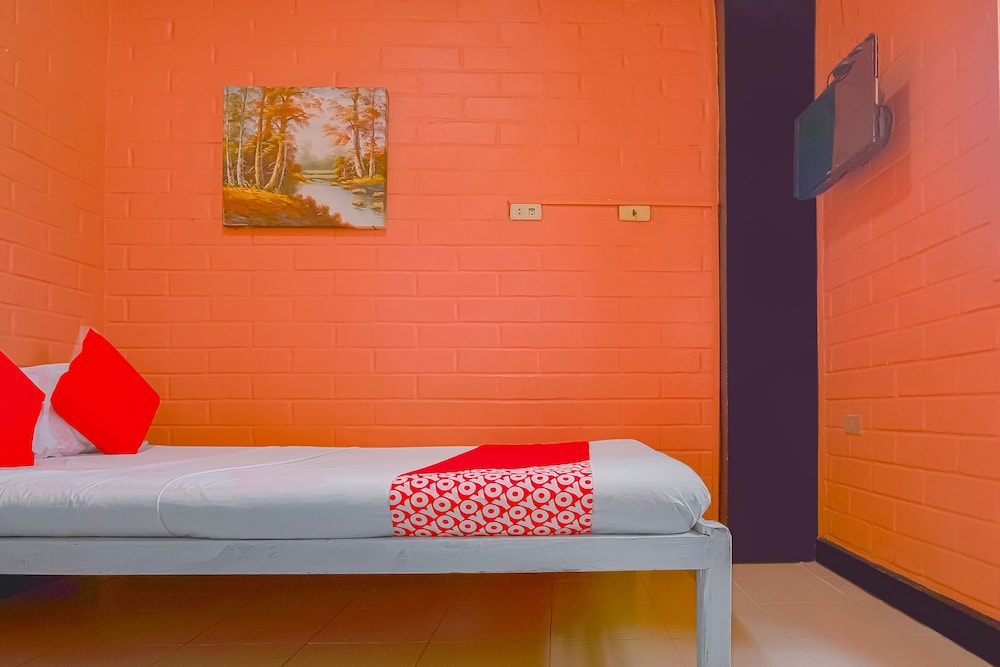 La Maria Pension & Tourist Inn Hotel 30/51