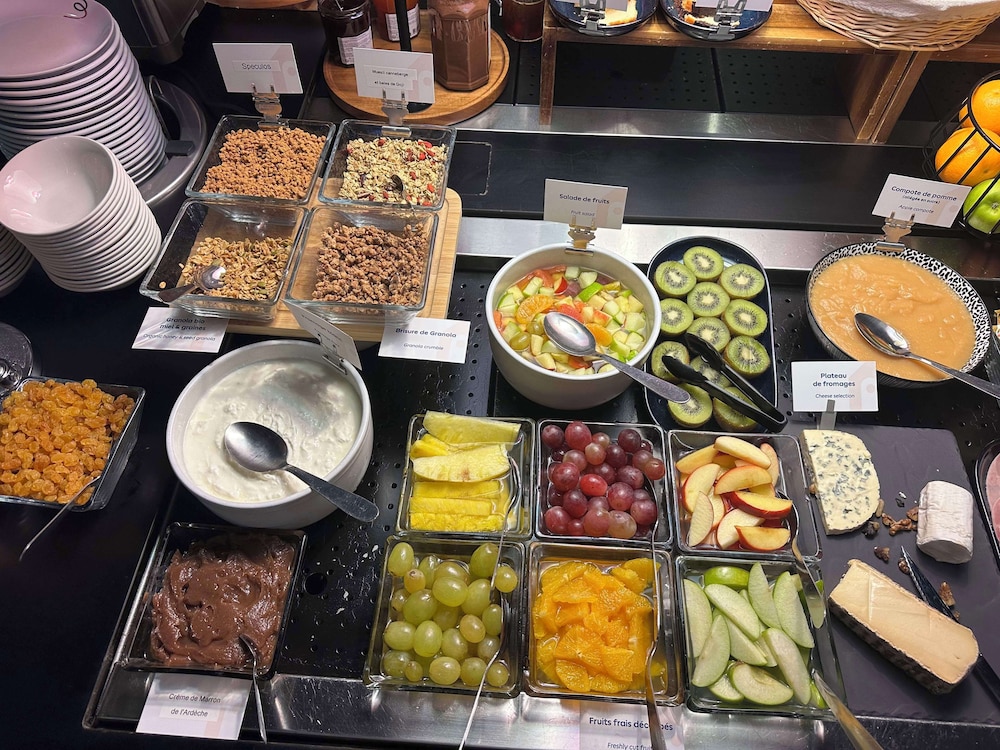 restaurant cafeteria