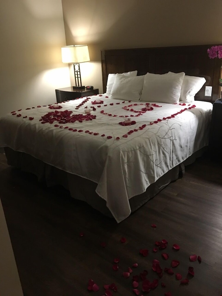 Norwalk Inn and Conference Center 8/27