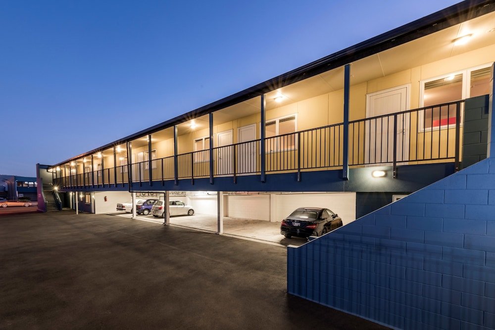 C Motel 5/40