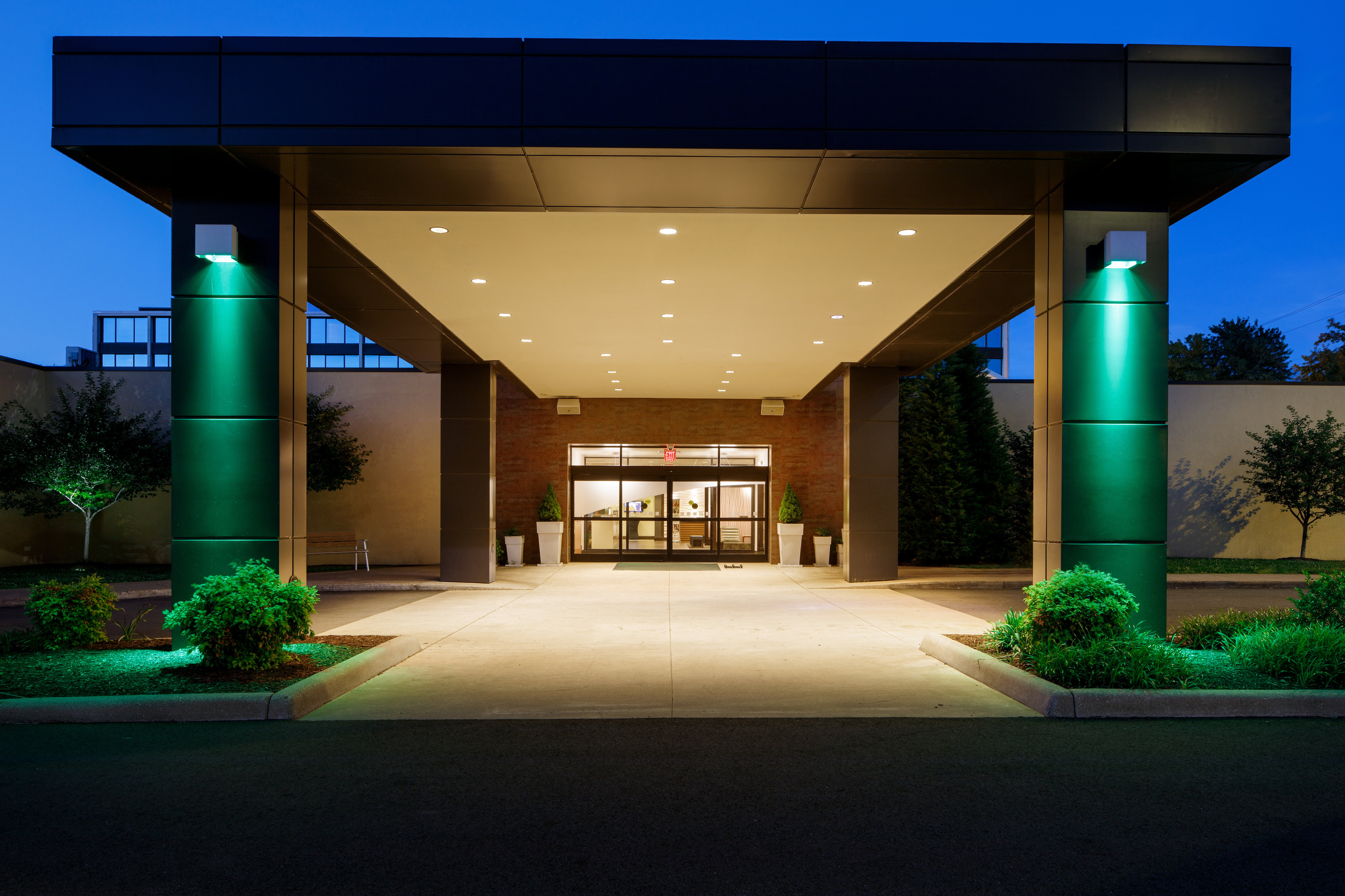 Holiday Inn & Suites Charleston West by IHG 2/32