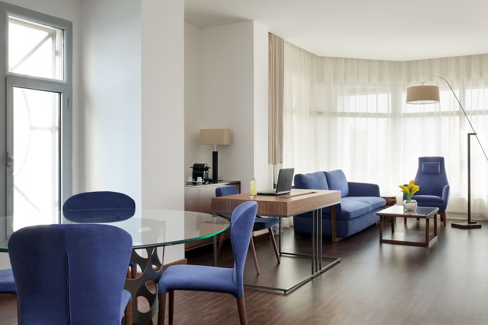 نوفوتيل جدة(Novotel Jeddah Tahlia) 50/75