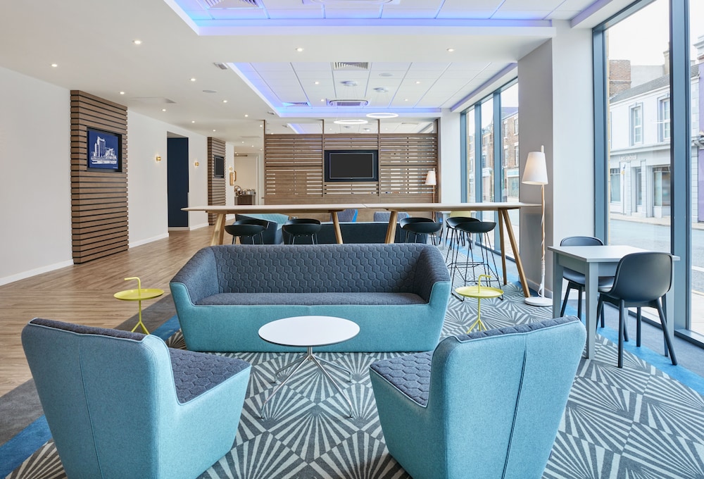 HOLIDAY INN EXPRESS GRIMSBY 23/35