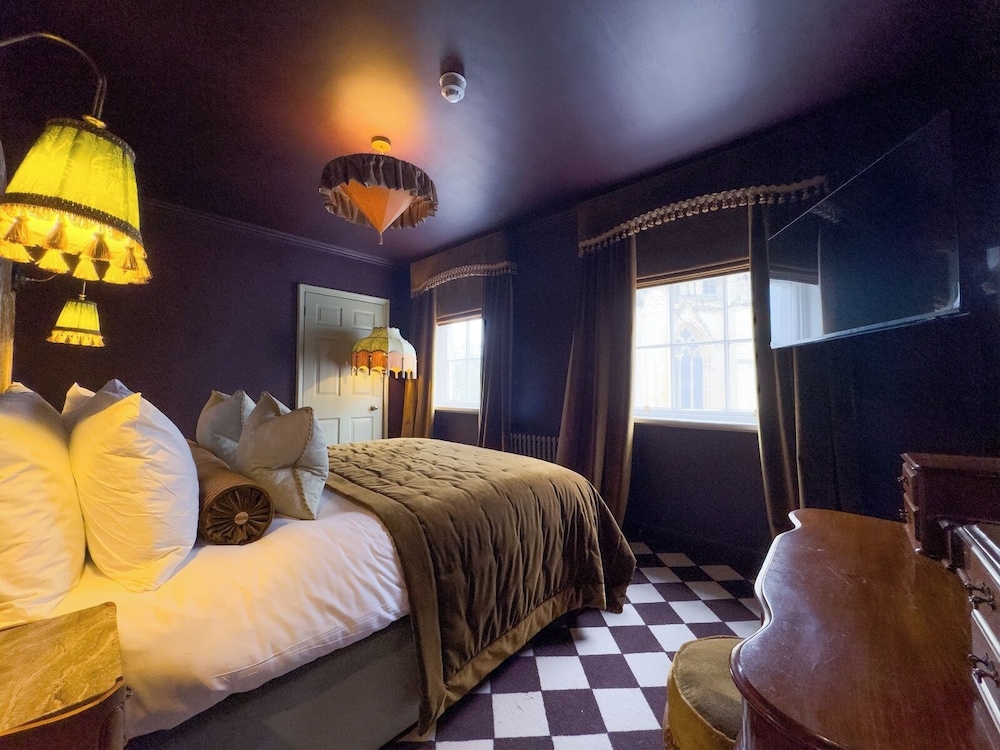 Guy Fawkes Inn 21/63