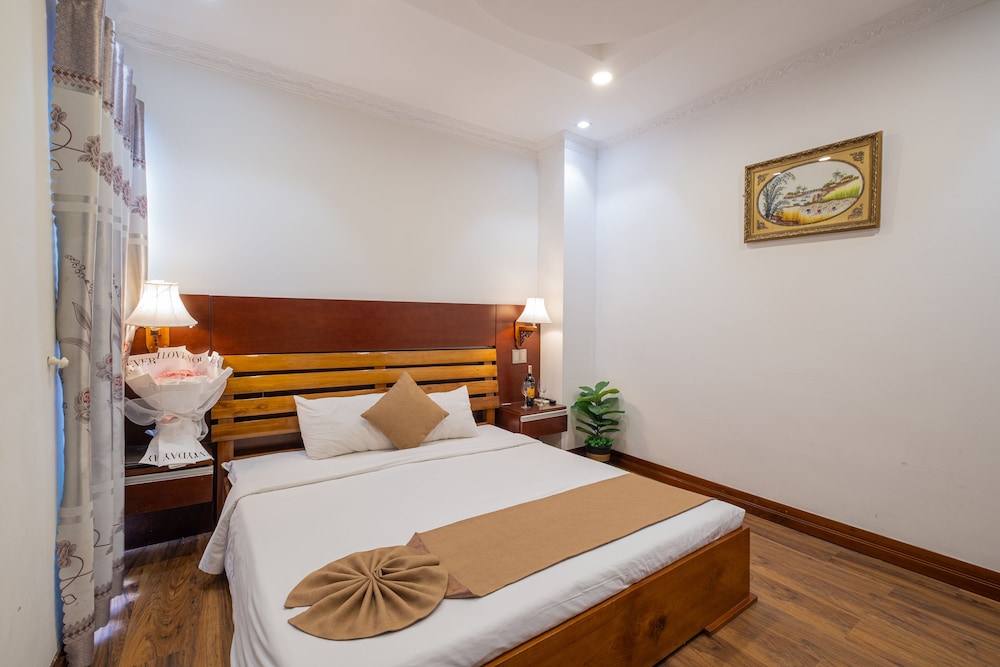 SUPERIOR, DOUBLE OR TWIN BED