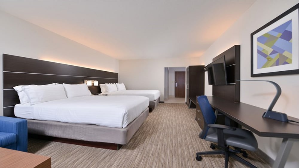 Holiday Inn Express Suites Parkersburg East 18/56