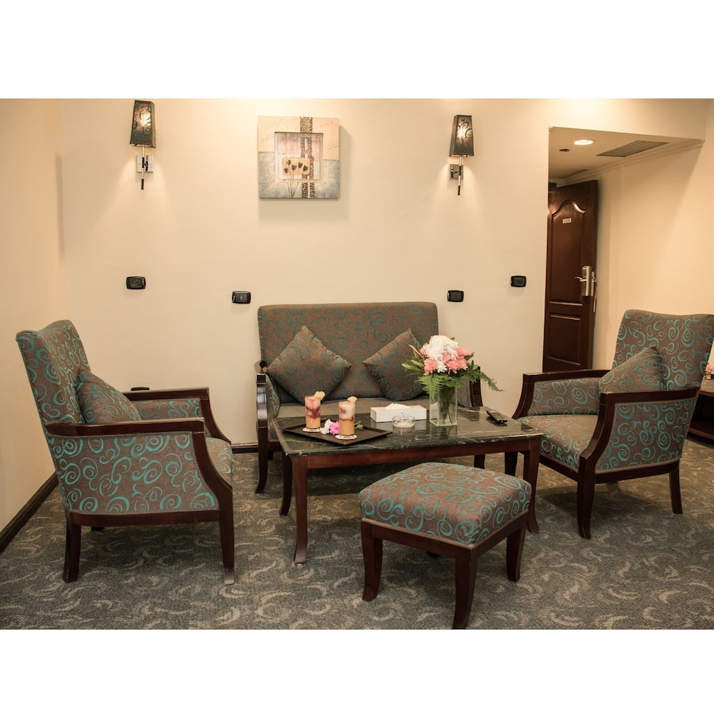 Cherry Maryski Hotel 34/50
