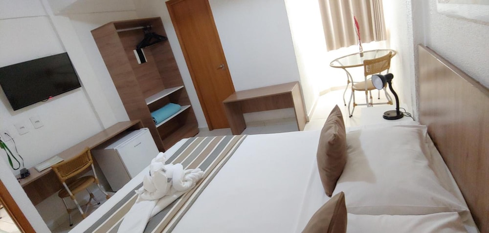 Conde Hotel 37/67