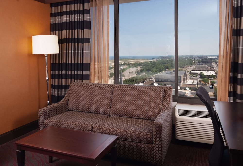 DoubleTree by Hilton Cleveland Downtown Lakeside 39/67