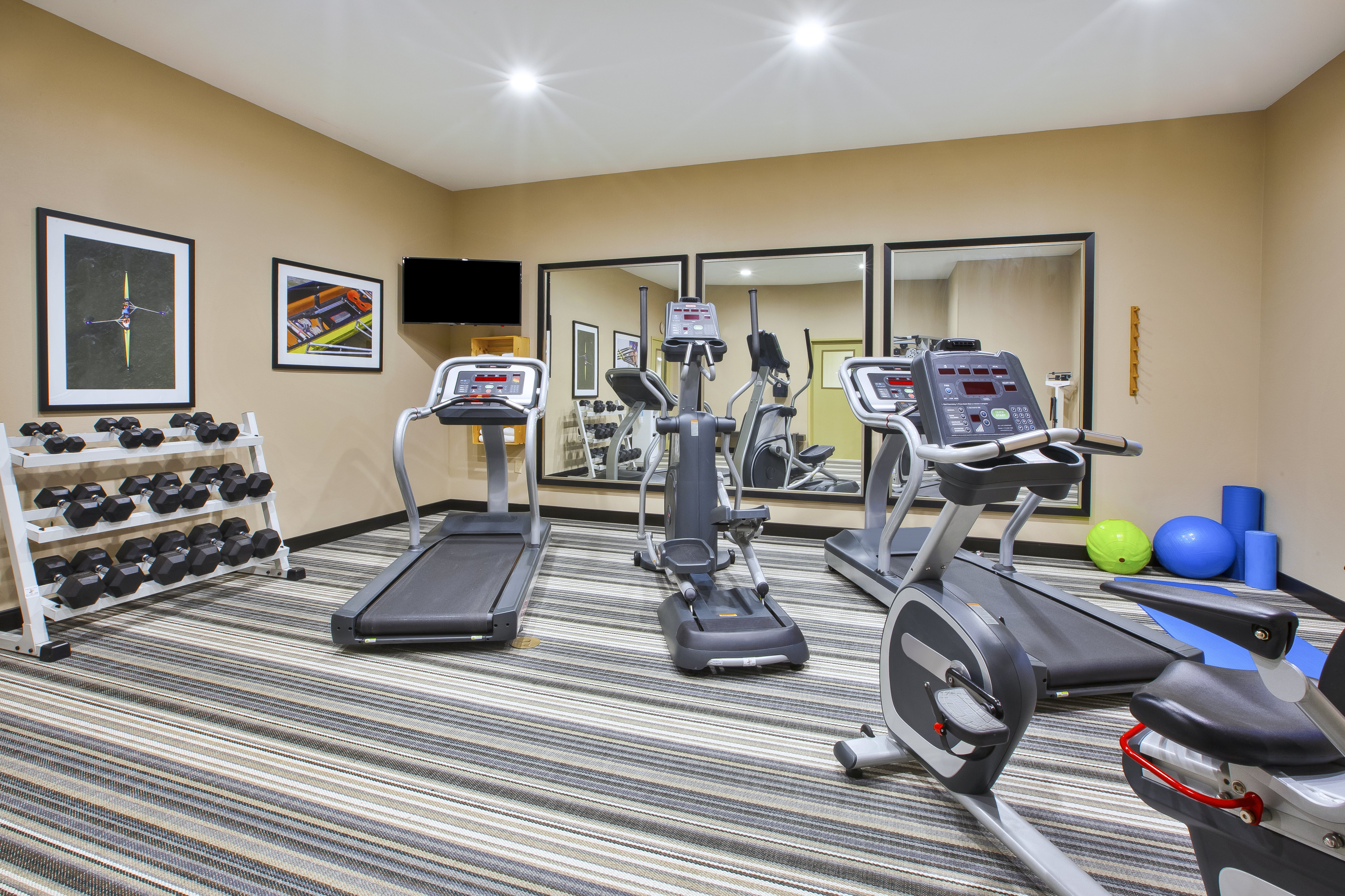 Candlewood Suites Morgantown Univ West Virginia 32/61