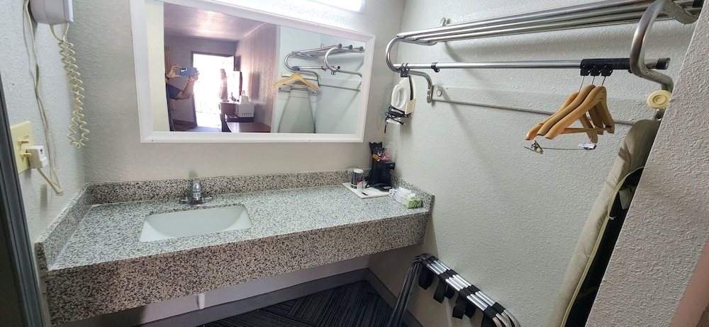 Motel6 Ada, OK 13/33