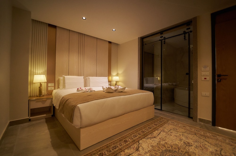 Gold’s Pyramids Hotel 18/42