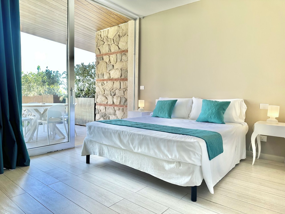 SUPERIOR, APARTMENT, GARDEN VIEW, HOT TUB