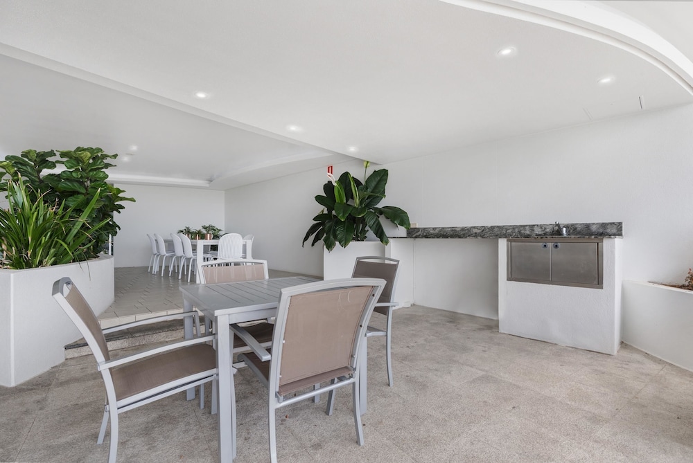 Mantra Sirocco Mooloolaba 49/57