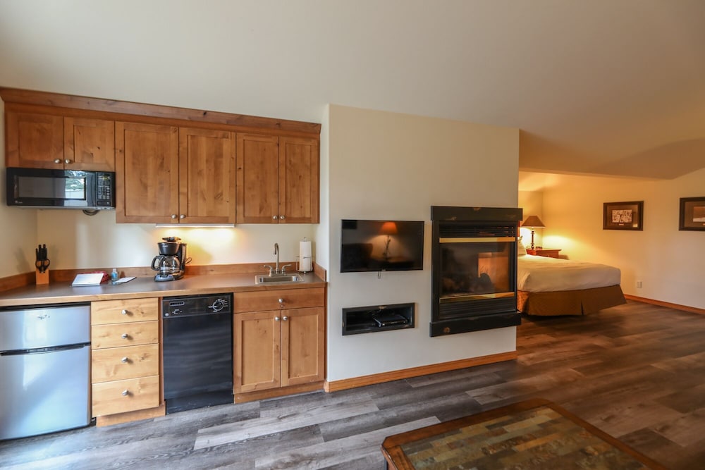 Meadow Lake Resort 7/50