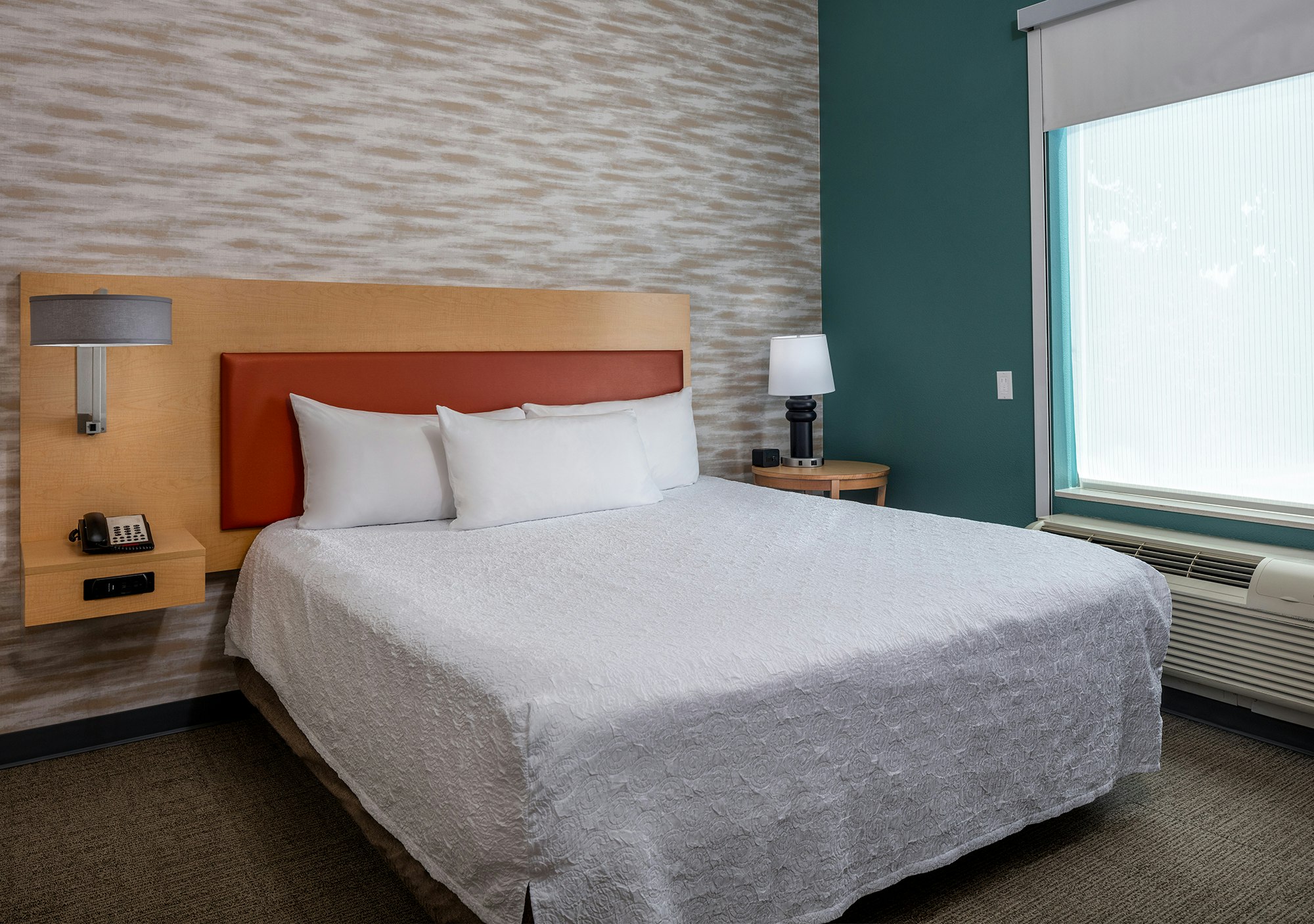 SUITE, KING BED, ACCESSIBLE