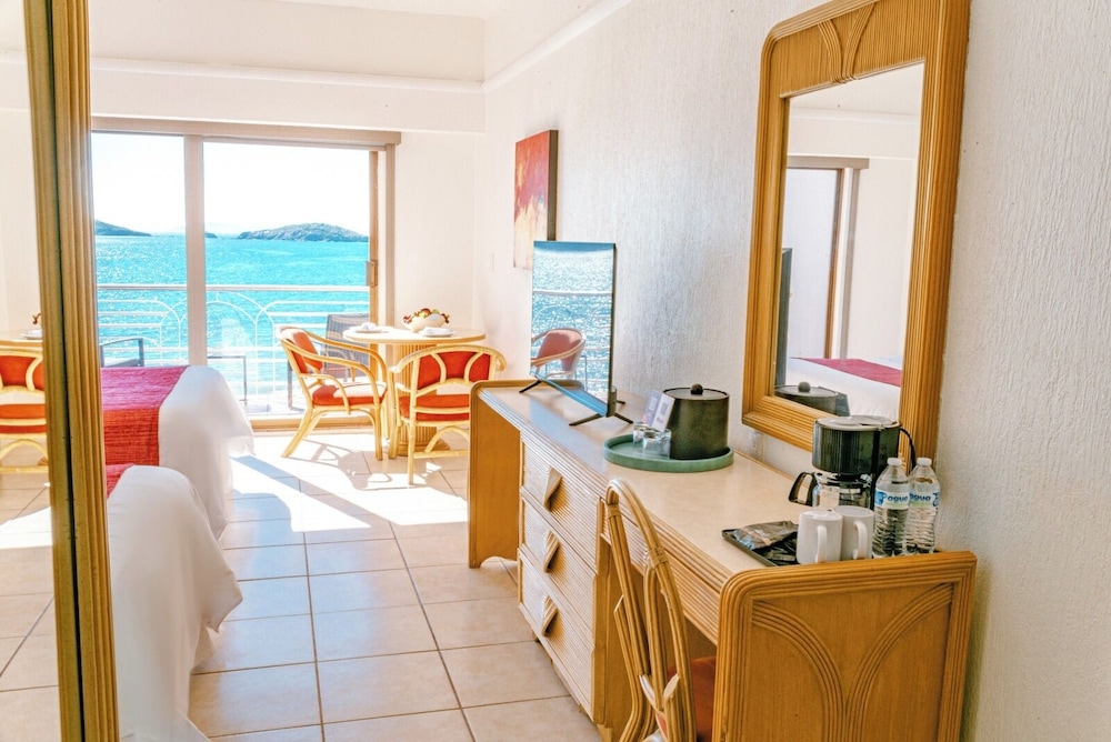 Hotel San Carlos Plaza, Beach & Convention Center 58/58