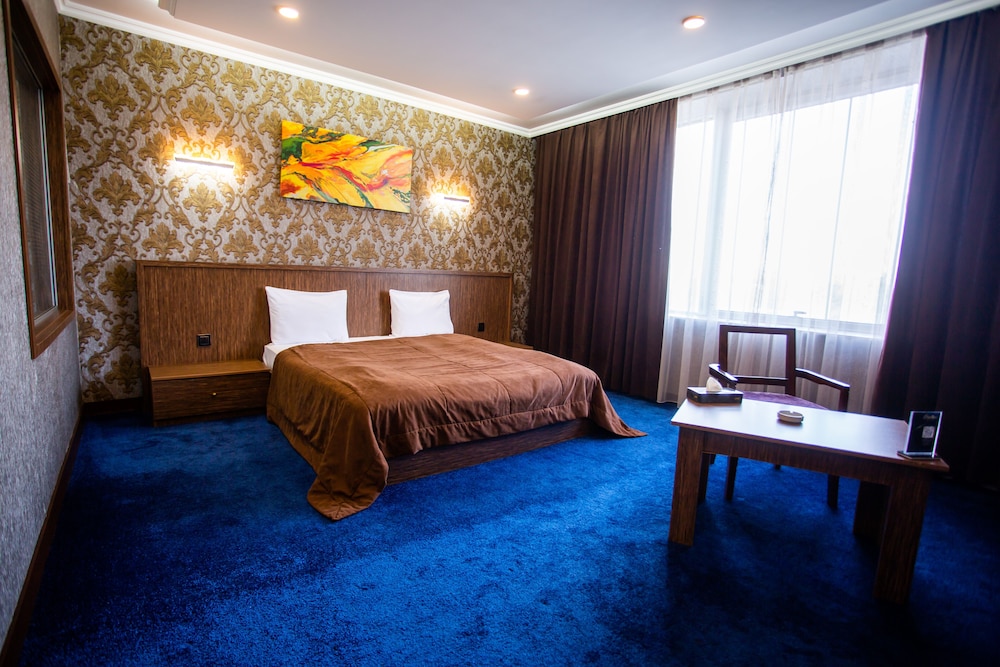 Innab Inn 24/53