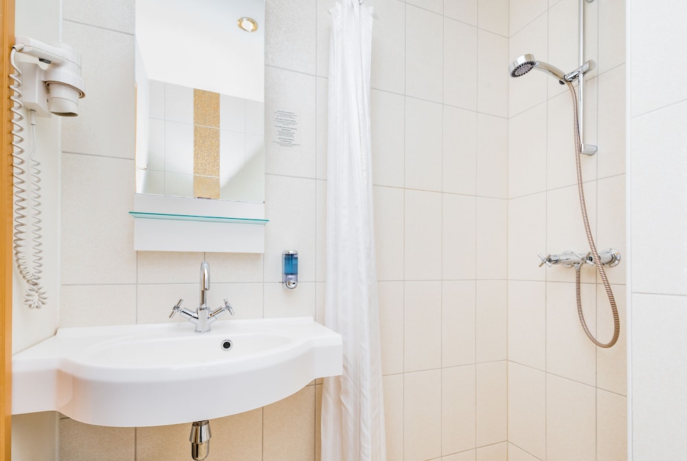 Meriton Old Town Garden Hotel 47/49