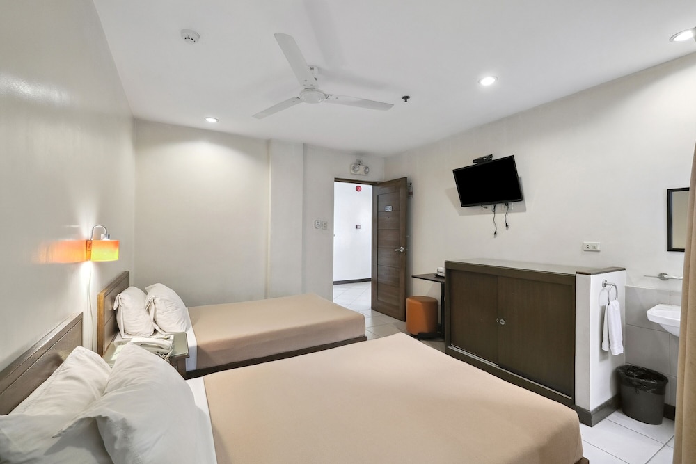 Governor Forbes Inn - Manila City Center by ZUZU 20/31