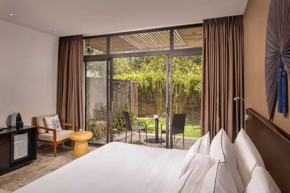 THE LEVEL TWO BEDROOM