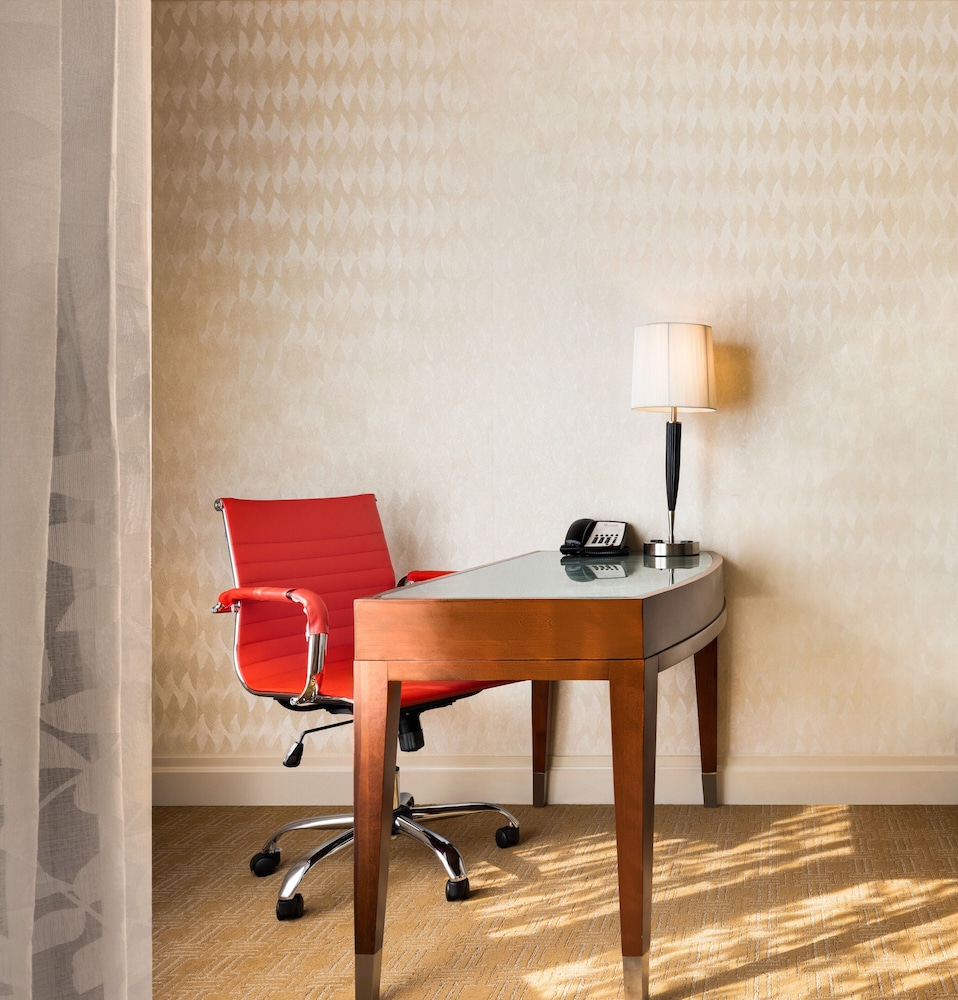 Viana Hotel and Spa, Trademark Collection by Wyndham 70/72