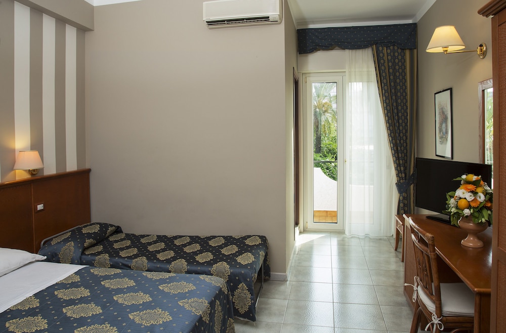 HOTEL REDEBORA 14/45