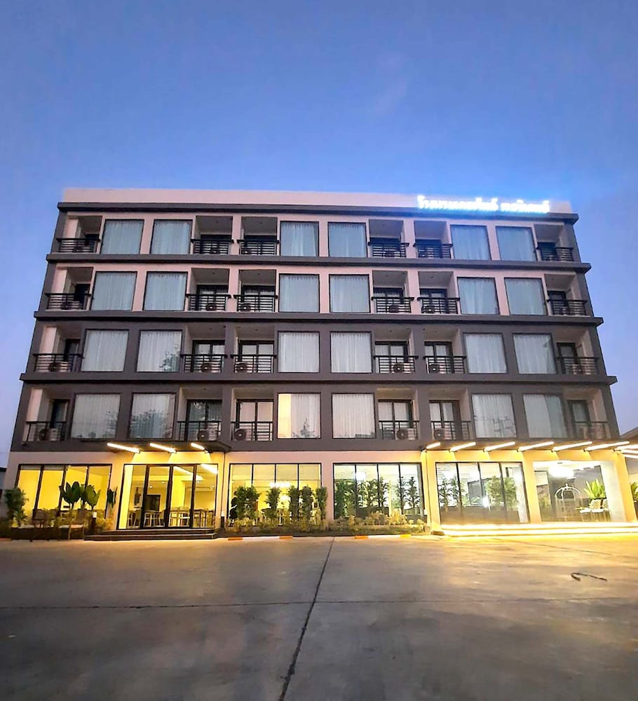 The 9 Residence Hotel 2/50