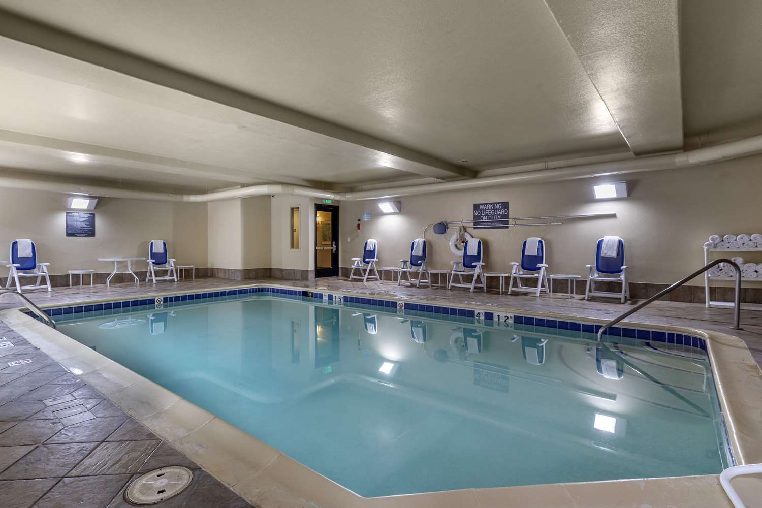 Comfort Suites At Evergreen Parkway 26/48